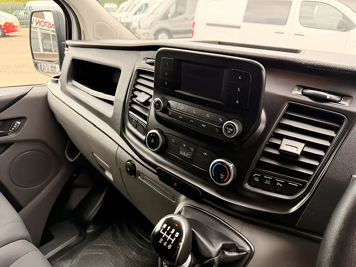 Used 2023 Ford Transit Custom Leader White - Interior and Exterior details 17