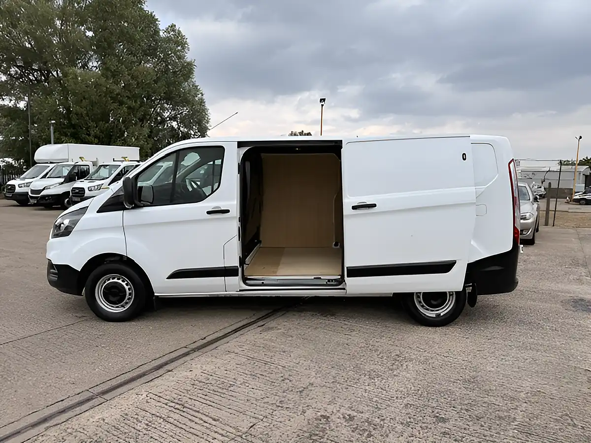 Used 2023 Ford Transit Custom Leader White - Interior and Exterior details 9