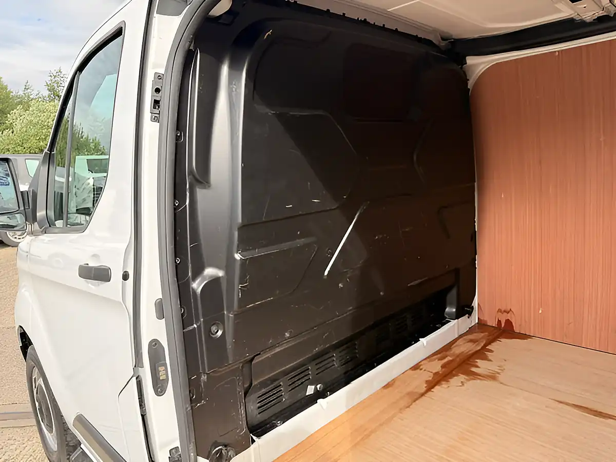 Used 2023 Ford Transit Custom Leader White - Interior and Exterior details 10