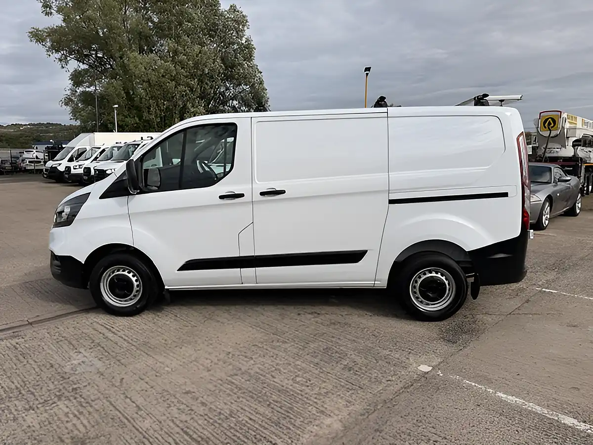 Used 2023 Ford Transit Custom Leader White - Interior and Exterior details 8