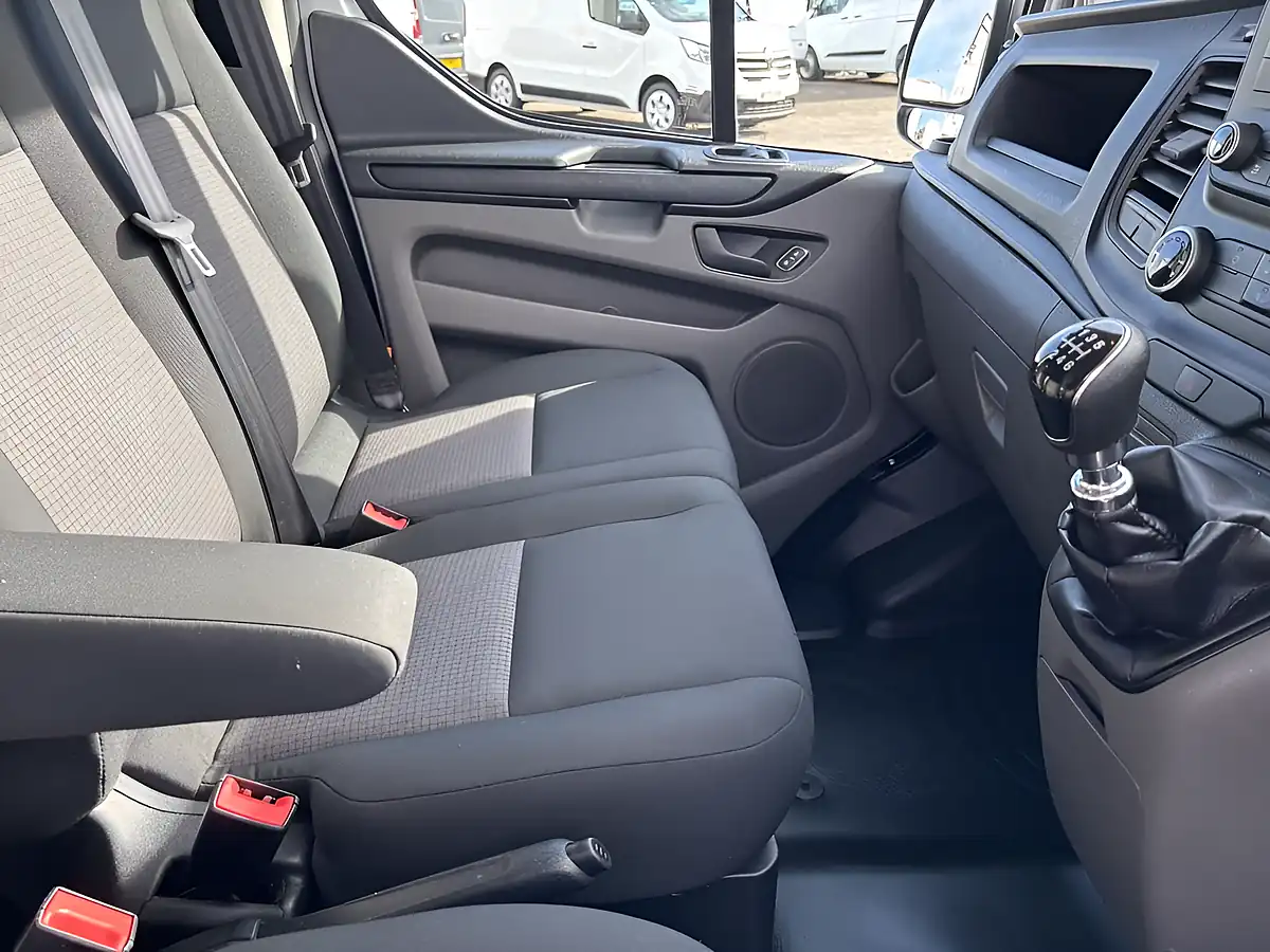 Used 2023 Ford Transit Custom Leader White - Interior and Exterior details 10