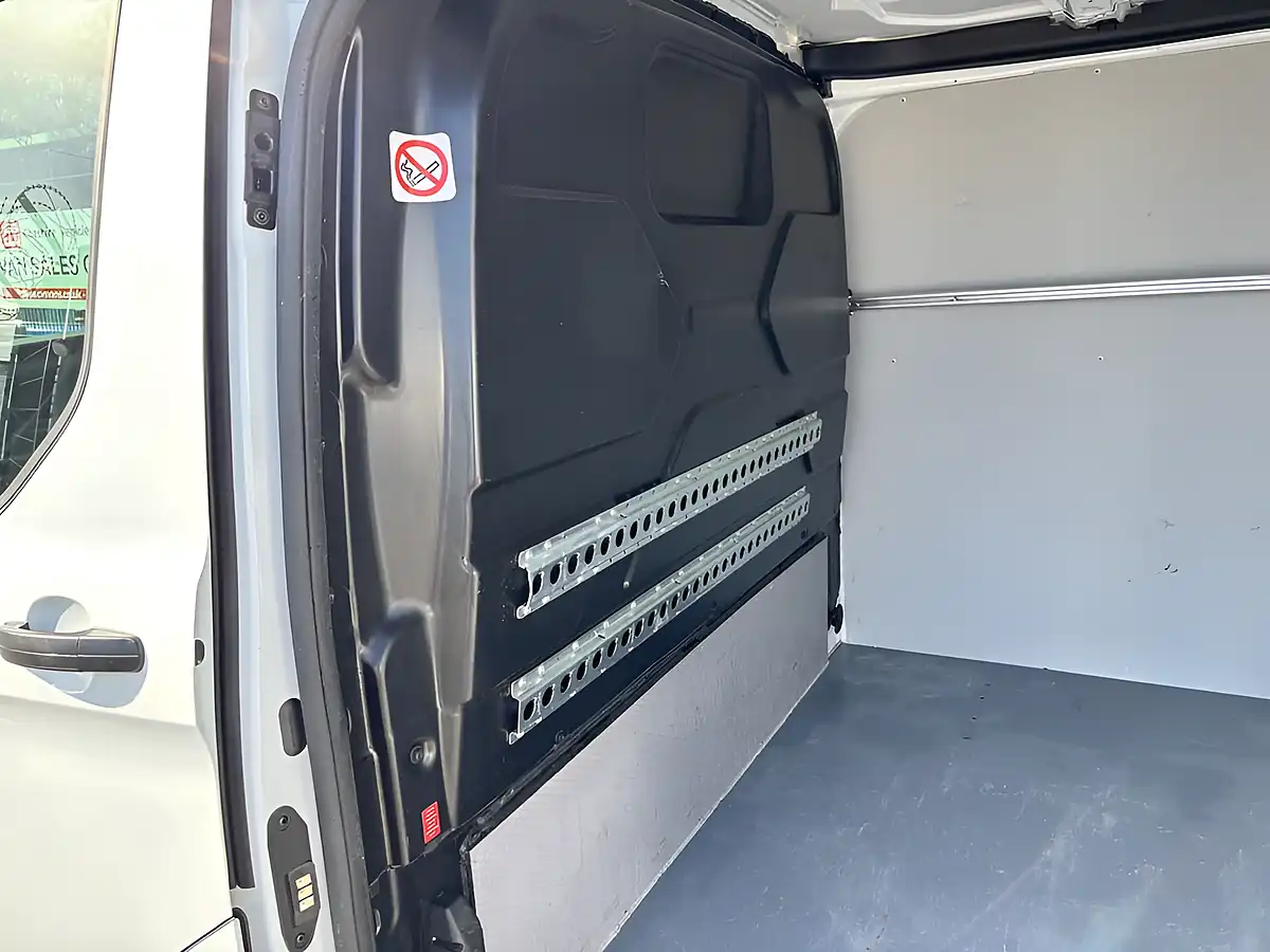 Used 2023 Ford Transit Custom Leader White - Interior and Exterior details 15