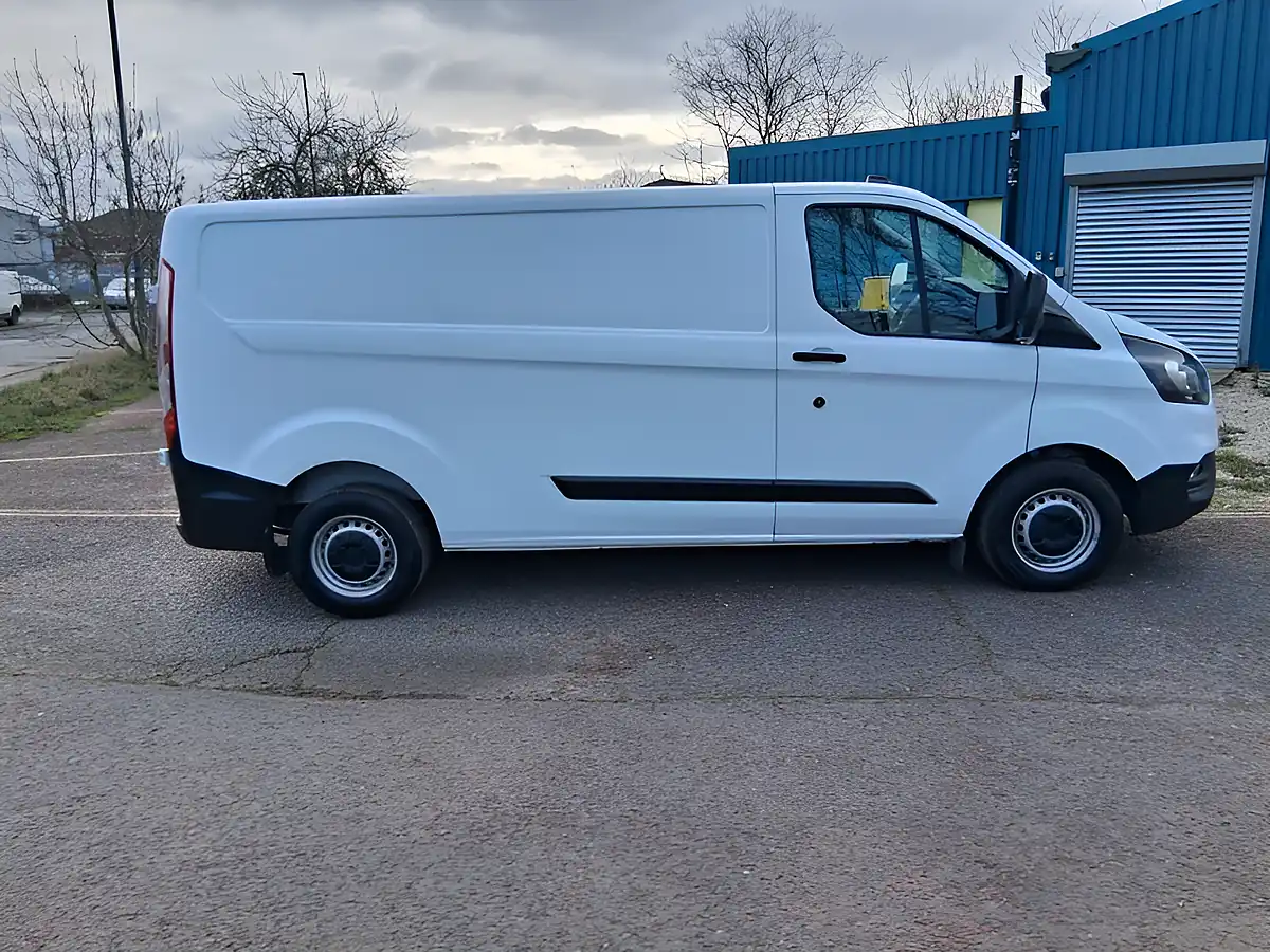 Used 2023 Ford Transit Custom Leader White - Interior and Exterior details 6