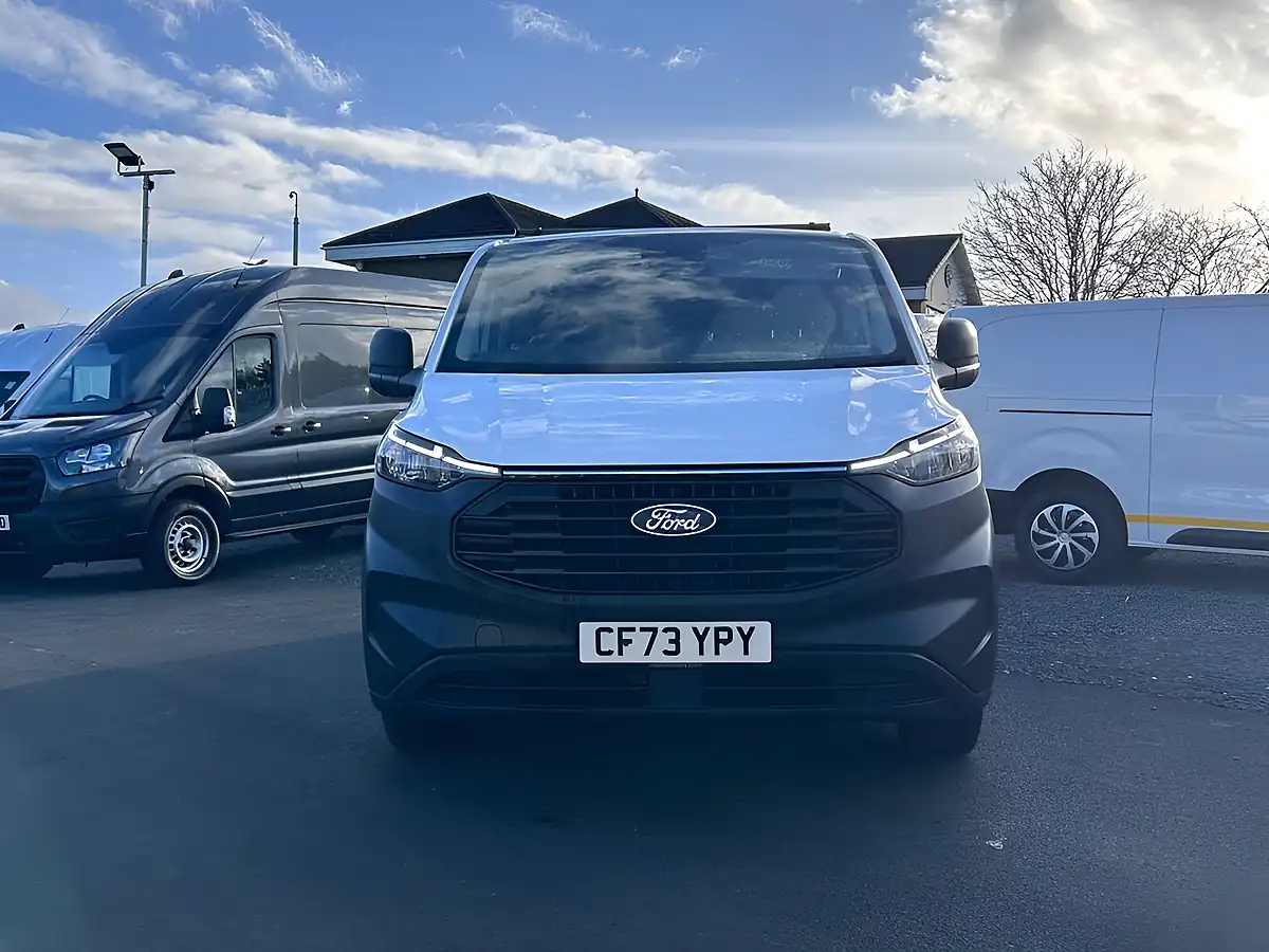 Used 2023 Ford Transit Custom Leader White - Interior and Exterior details 10