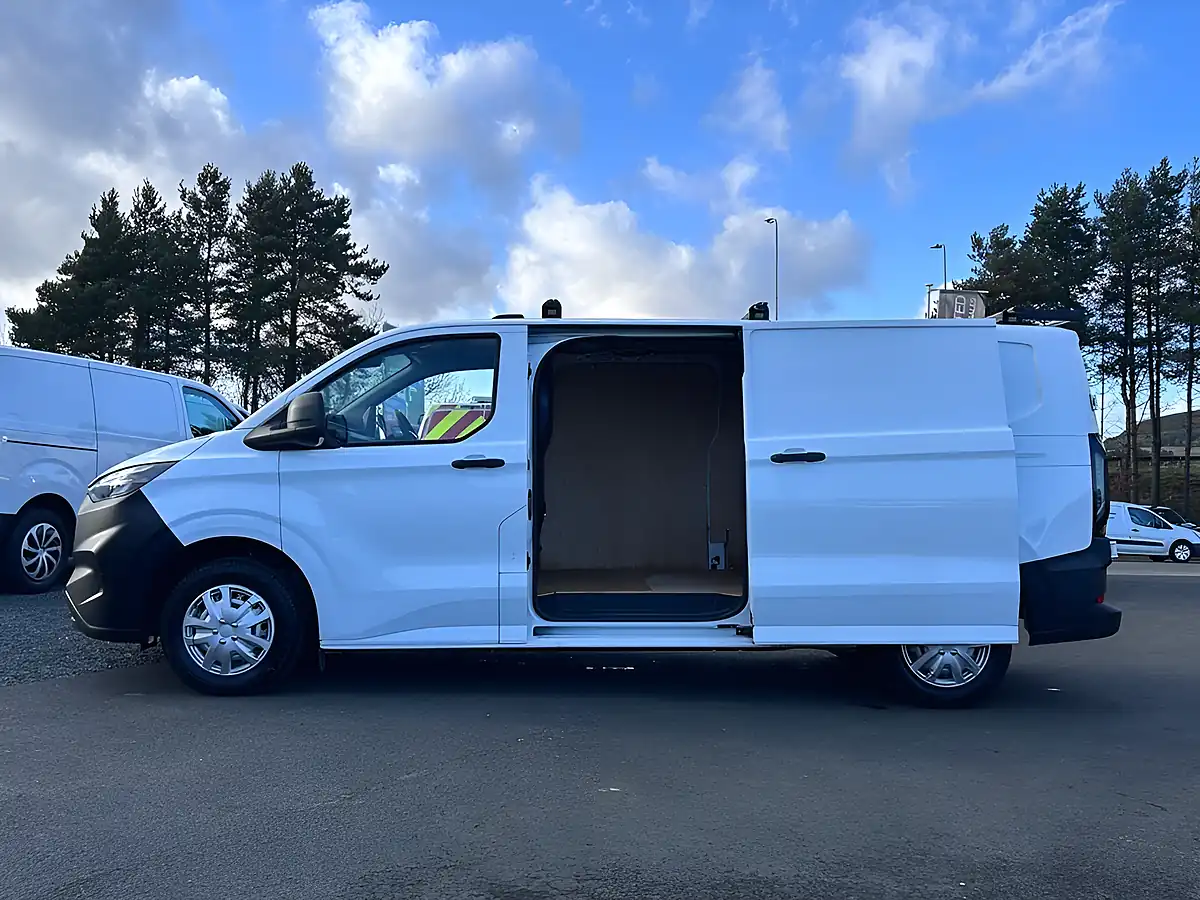 Used 2023 Ford Transit Custom Leader White - Interior and Exterior details 13