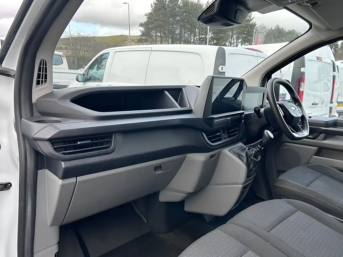 Used 2023 Ford Transit Custom Leader White - Interior and Exterior details 17