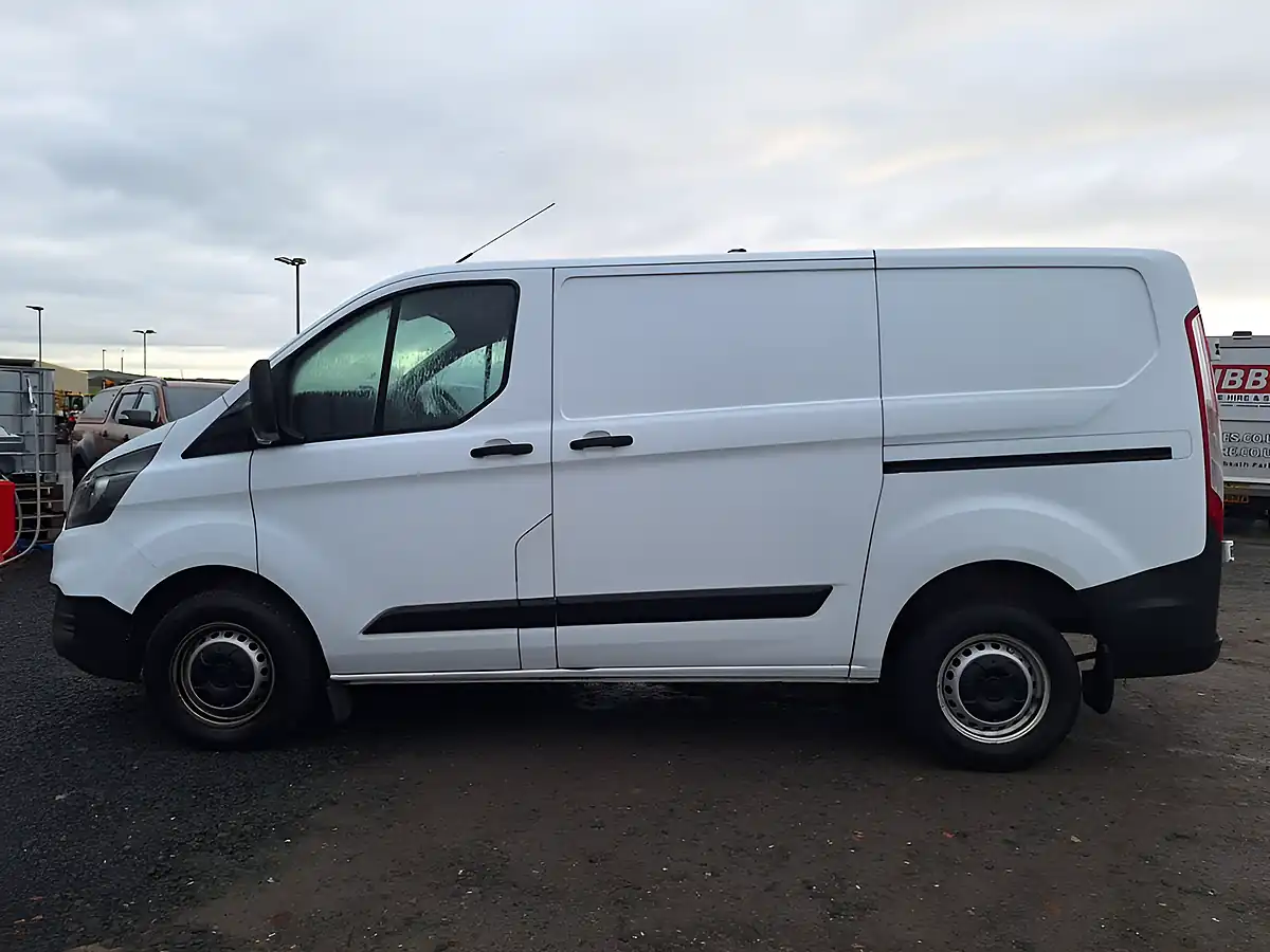 Used 2023 Ford Transit Custom Leader White - Interior and Exterior details 7
