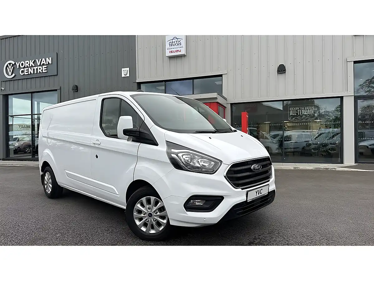 Used 2023 Ford Transit Custom Limited Frozen White - Front View