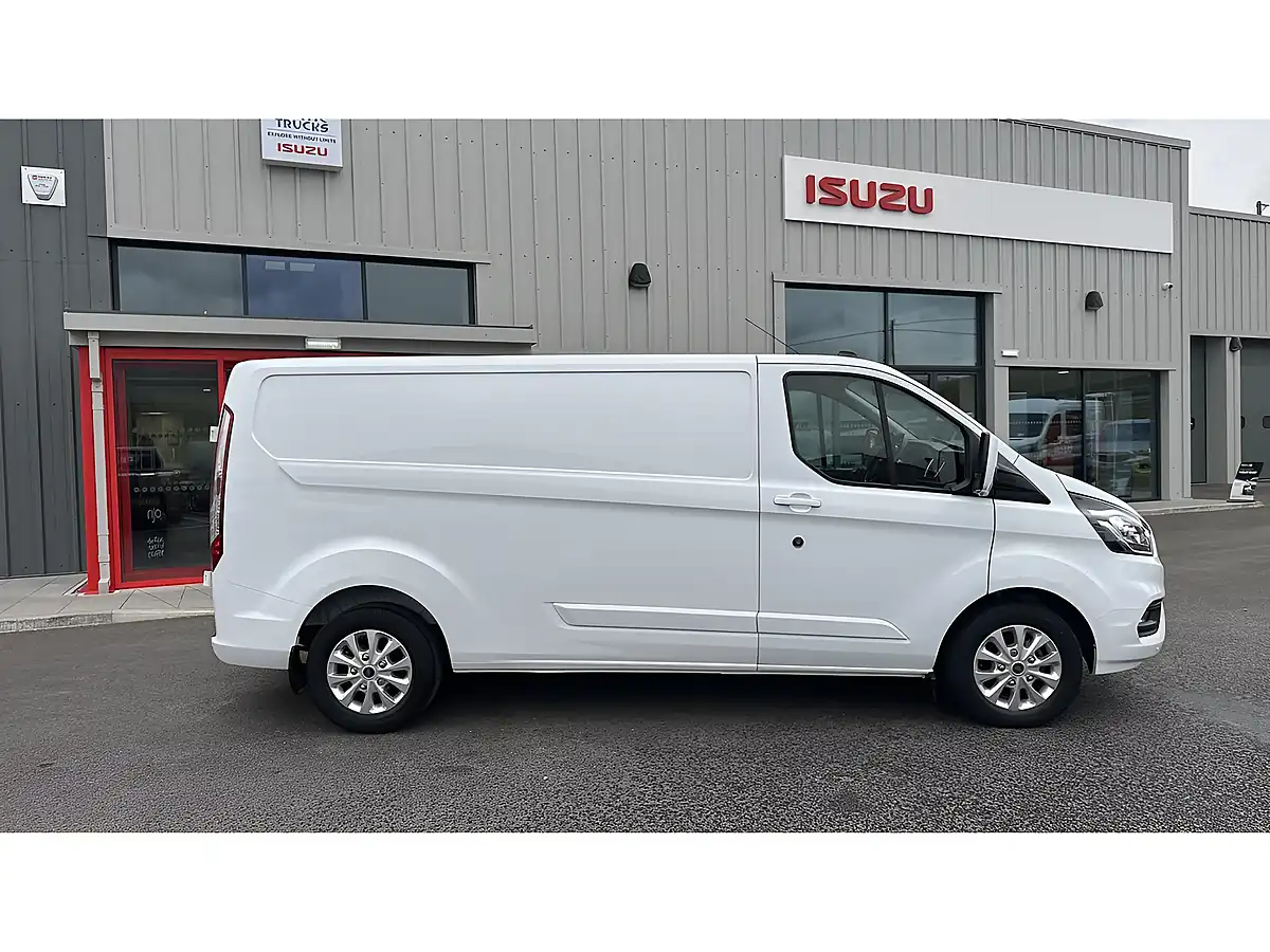 Used 2023 Ford Transit Custom Limited Frozen White - Interior and Exterior details 5