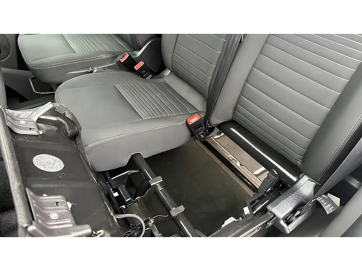 Used 2023 Ford Transit Custom Limited Frozen White - Interior and Exterior details 9