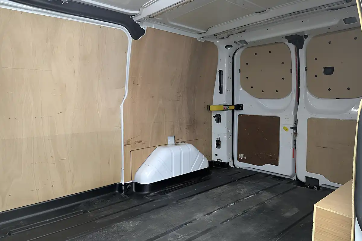 Used 2023 Ford Transit Custom Limited Frozen White - Interior and Exterior details 11