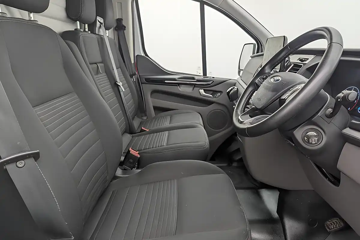 Used 2023 Ford Transit Custom Limited Frozen White - Interior and Exterior details 2