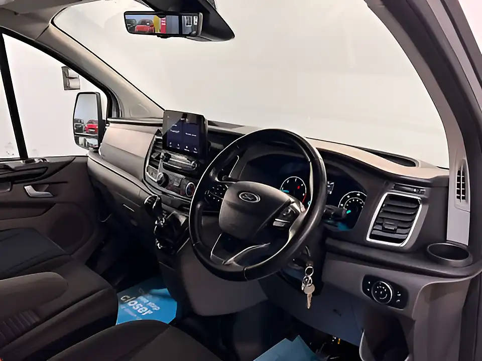 Used 2023 Ford Transit Custom Limited Frozen White - Interior and Exterior details 11