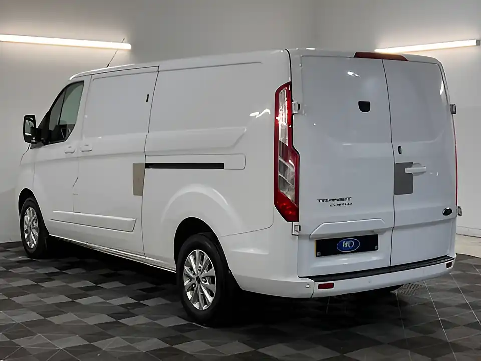 Used 2023 Ford Transit Custom Limited Frozen White - Interior and Exterior details 7