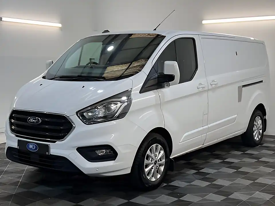 Used 2023 Ford Transit Custom Limited Frozen White - Interior and Exterior details 8
