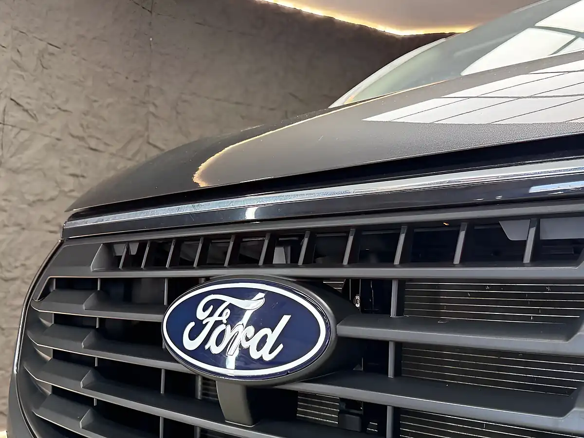 Used 2023 Ford Transit Custom Limited Grey - Interior and Exterior details 13