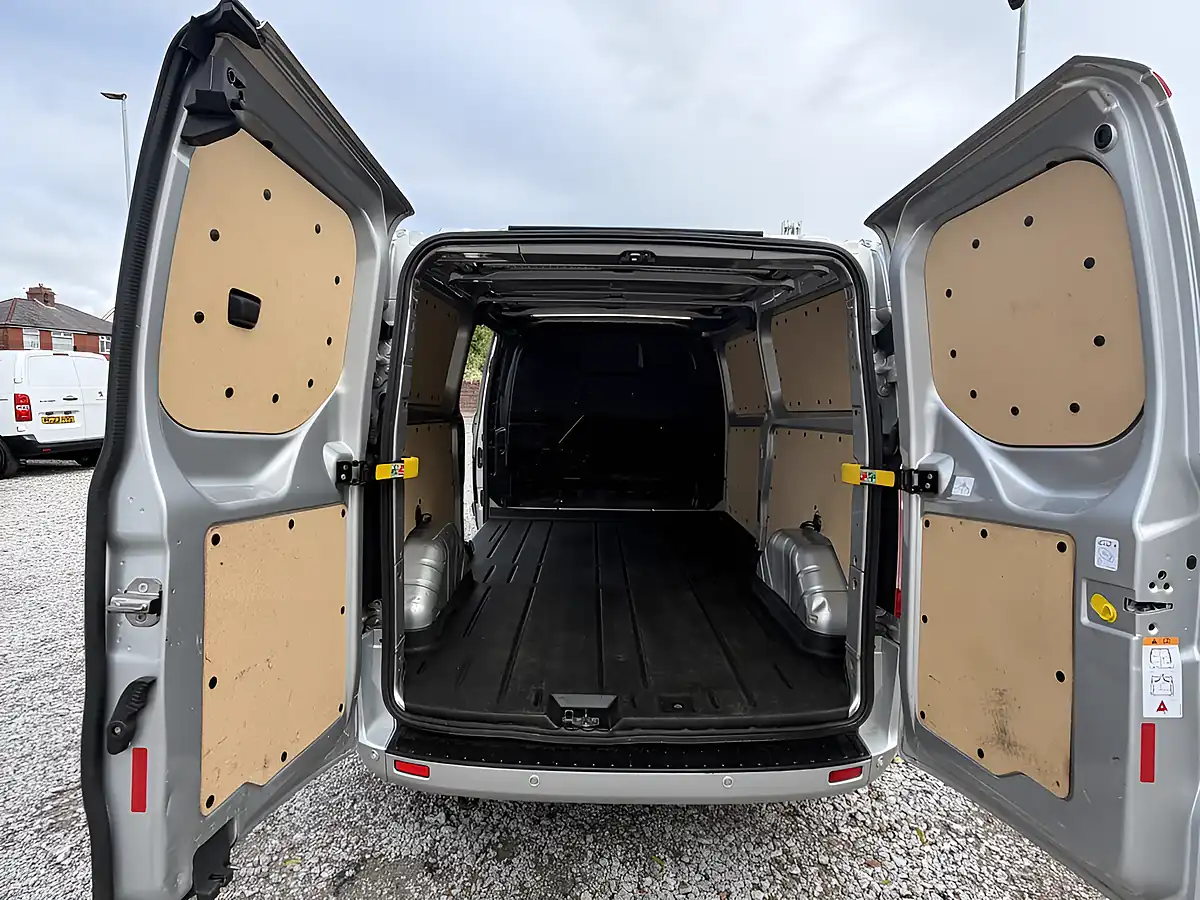 Used 2023 Ford Transit Custom Limited L1 H1 (swb) Silver - Interior and Exterior details 19