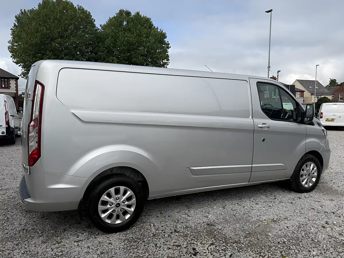 Used 2023 Ford Transit Custom Limited L1 H1 (swb) Silver - Interior and Exterior details 7