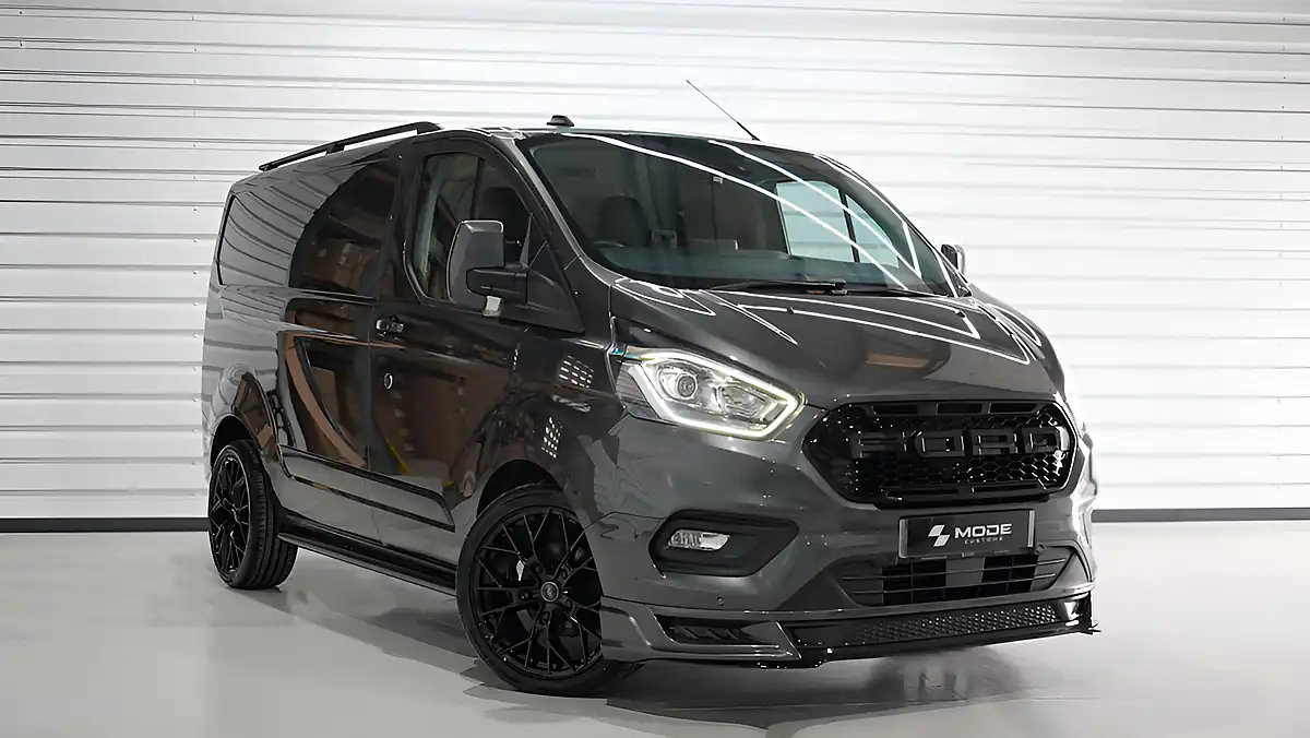 Used 2023 Ford Transit Custom Limited Magnetic - Front View
