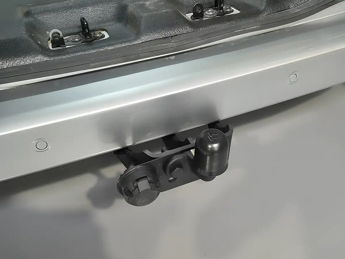Used 2023 Ford Transit Custom Limited Moondust Silver - Interior and Exterior details 12