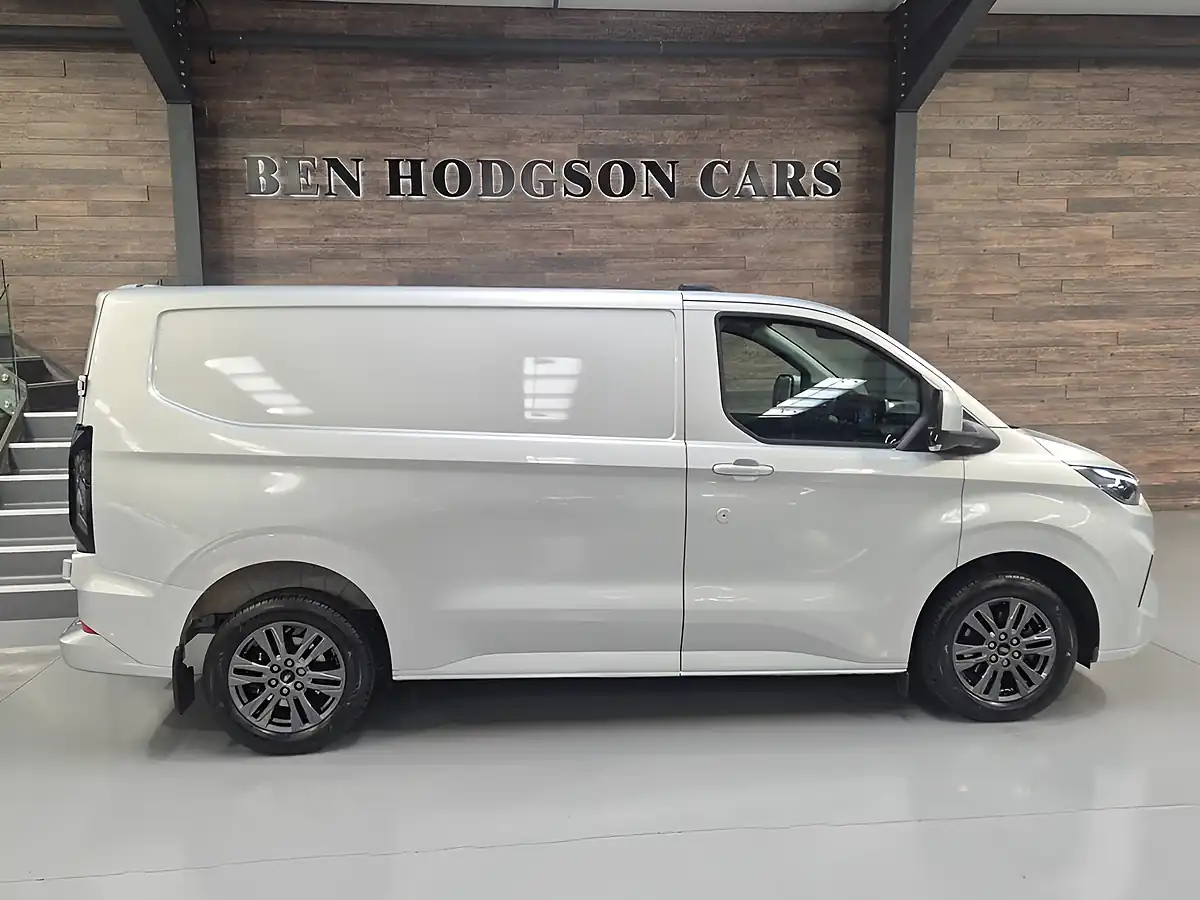 Used 2023 Ford Transit Custom Limited Moondust Silver - Interior and Exterior details 4