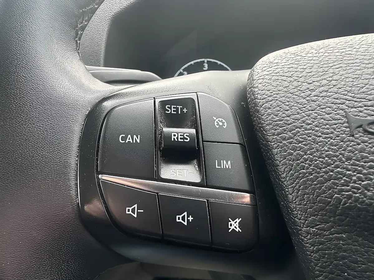 Used 2023 Ford Transit Custom Limited Moondust Silver - Interior and Exterior details 15