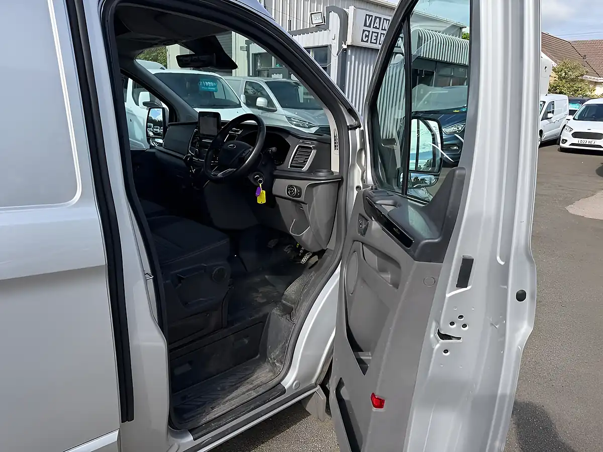 Used 2023 Ford Transit Custom Limited Silver - Interior and Exterior details 11