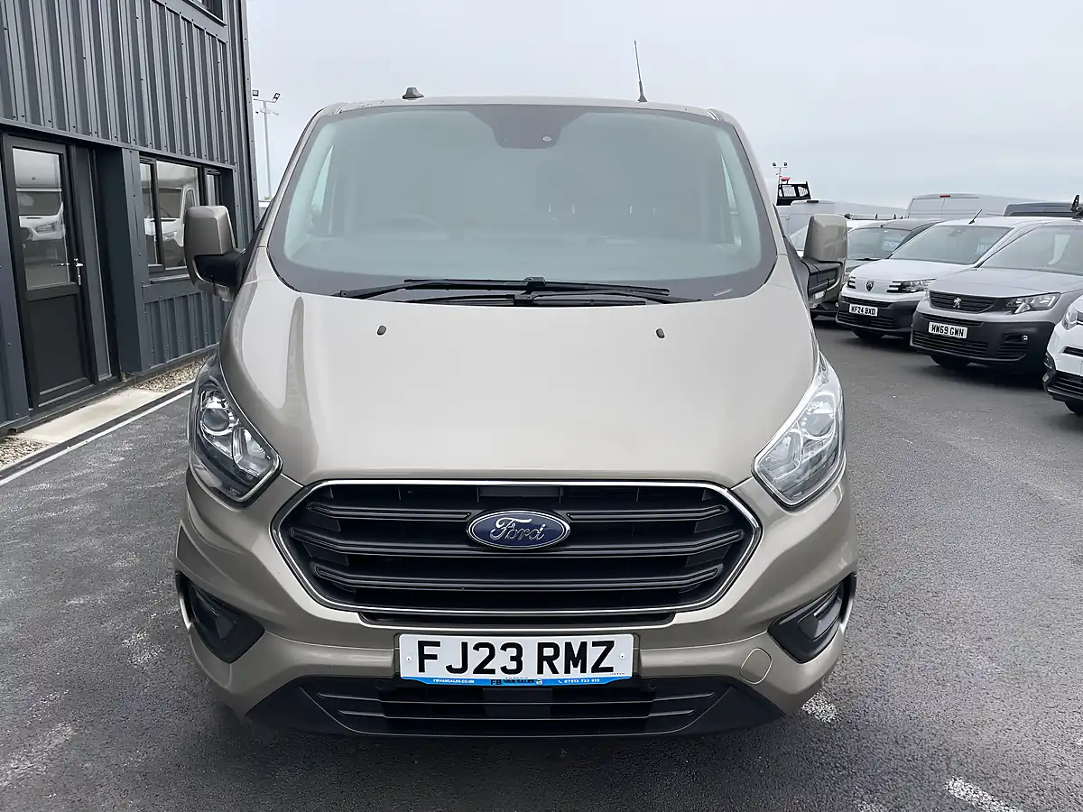 Used 2023 Ford Transit Custom Limited Swb Gold - Interior and Exterior details 3