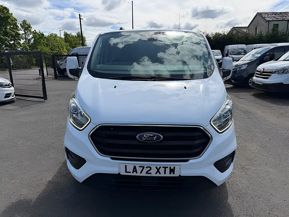 Used 2023 Ford Transit Custom Limited White - Interior and Exterior details 11