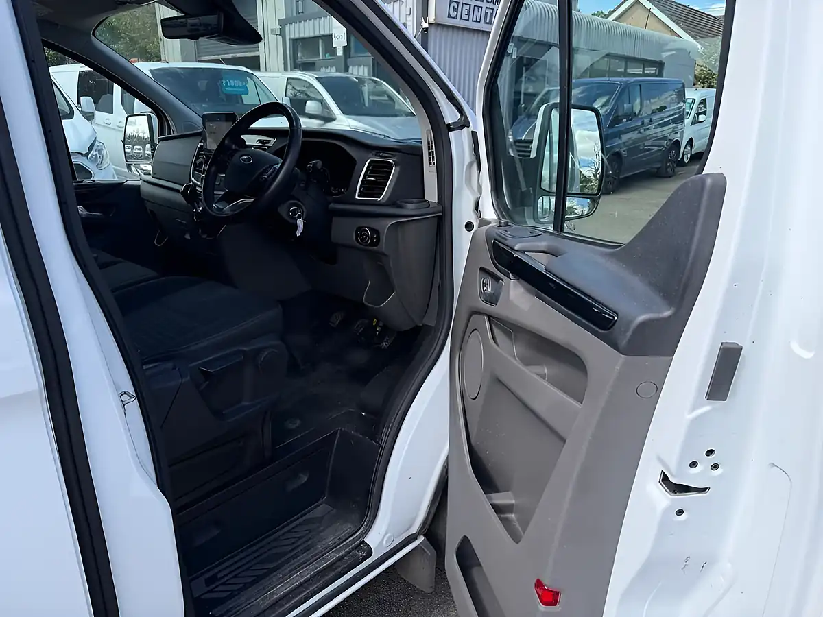 Used 2023 Ford Transit Custom Limited White - Interior and Exterior details 12