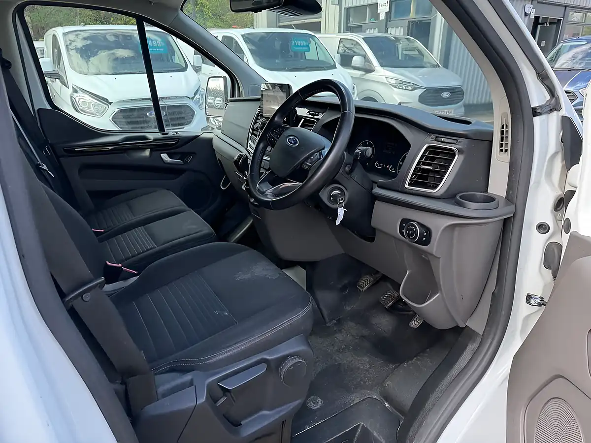 Used 2023 Ford Transit Custom Limited White - Interior and Exterior details 13
