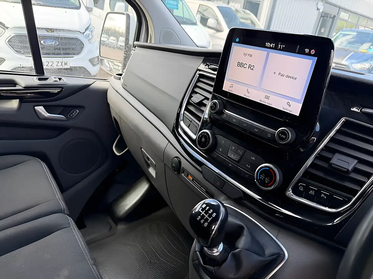 Used 2023 Ford Transit Custom Limited White - Interior and Exterior details 15