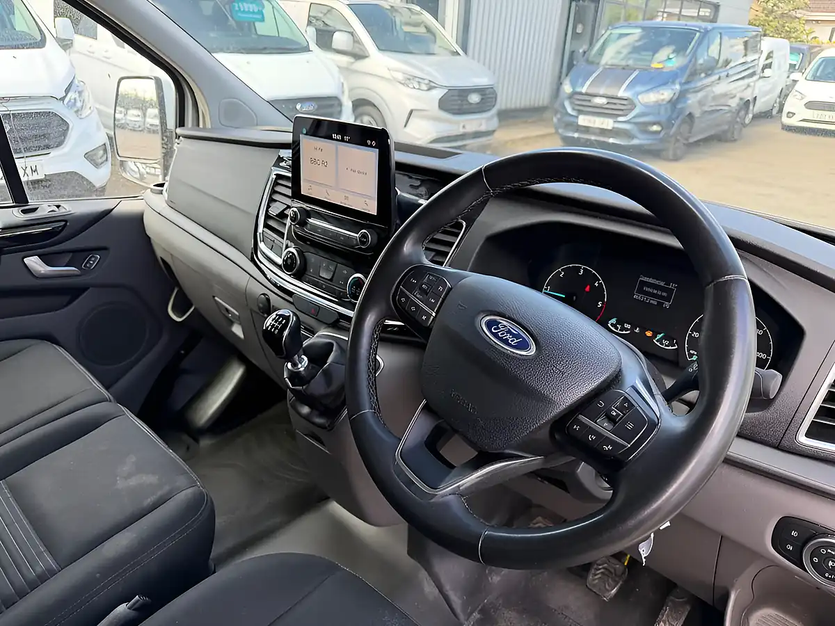 Used 2023 Ford Transit Custom Limited White - Interior and Exterior details 3