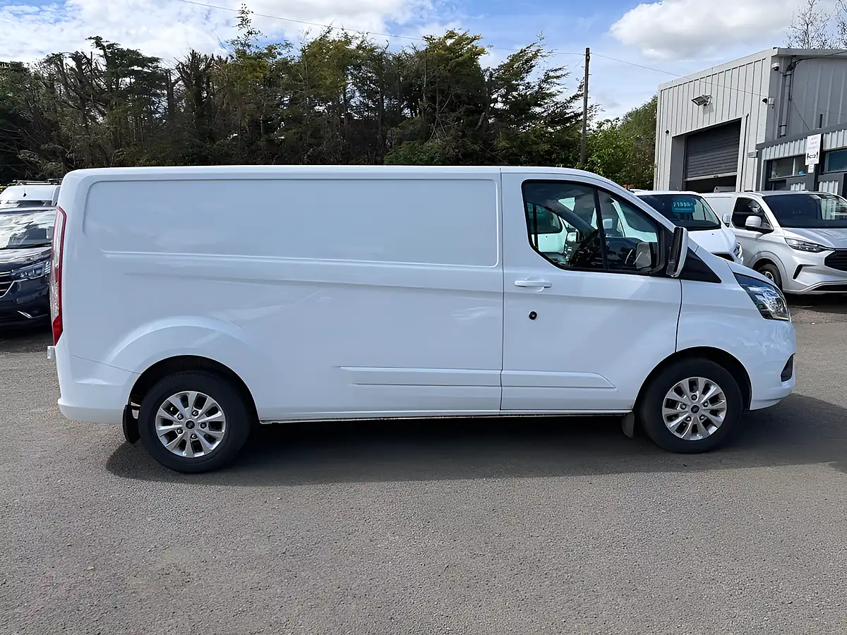 Used 2023 Ford Transit Custom Limited White - Interior and Exterior details 9