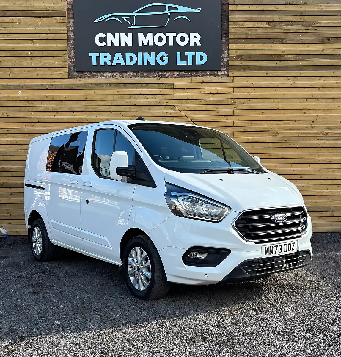 Used 2023 Ford Transit Custom Limited White - Front View