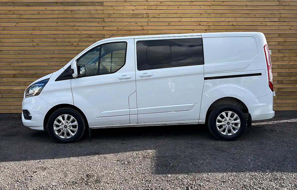 Used 2023 Ford Transit Custom Limited White - Interior and Exterior details 10