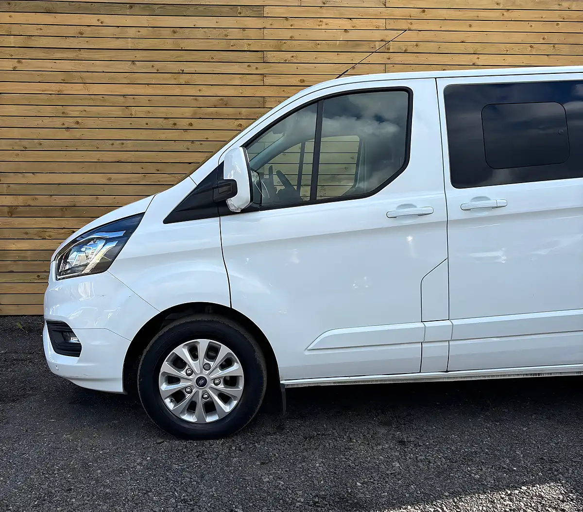 Used 2023 Ford Transit Custom Limited White - Interior and Exterior details 11
