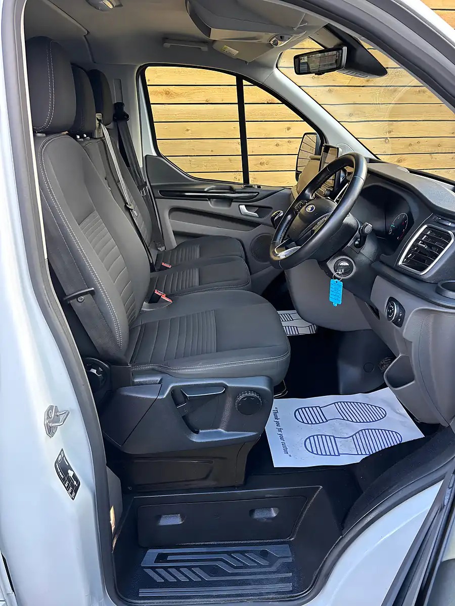 Used 2023 Ford Transit Custom Limited White - Interior and Exterior details 18