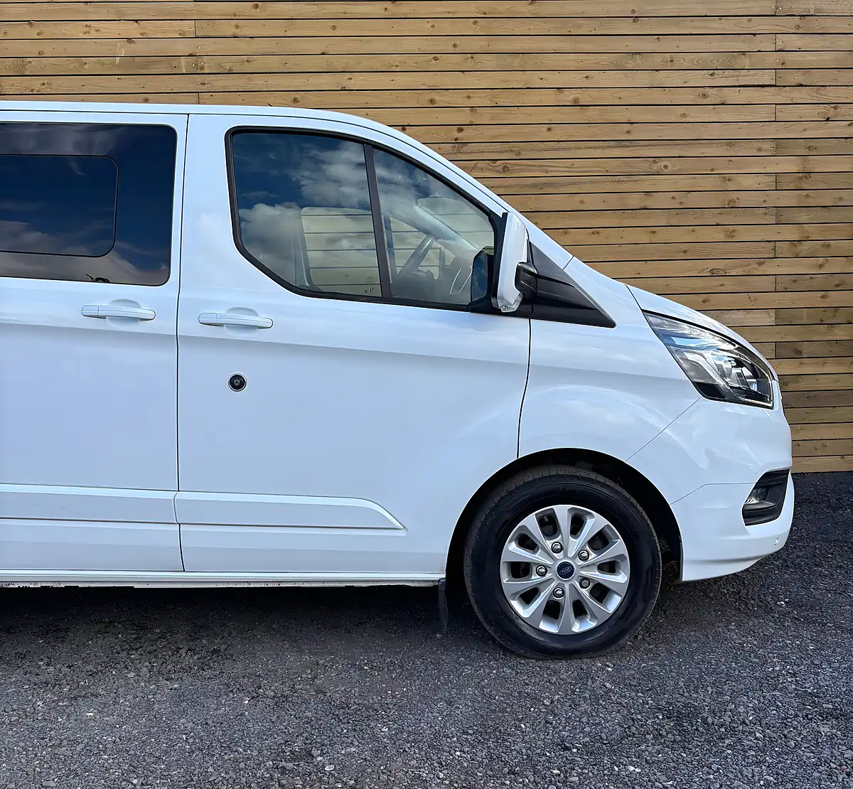 Used 2023 Ford Transit Custom Limited White - Interior and Exterior details 3