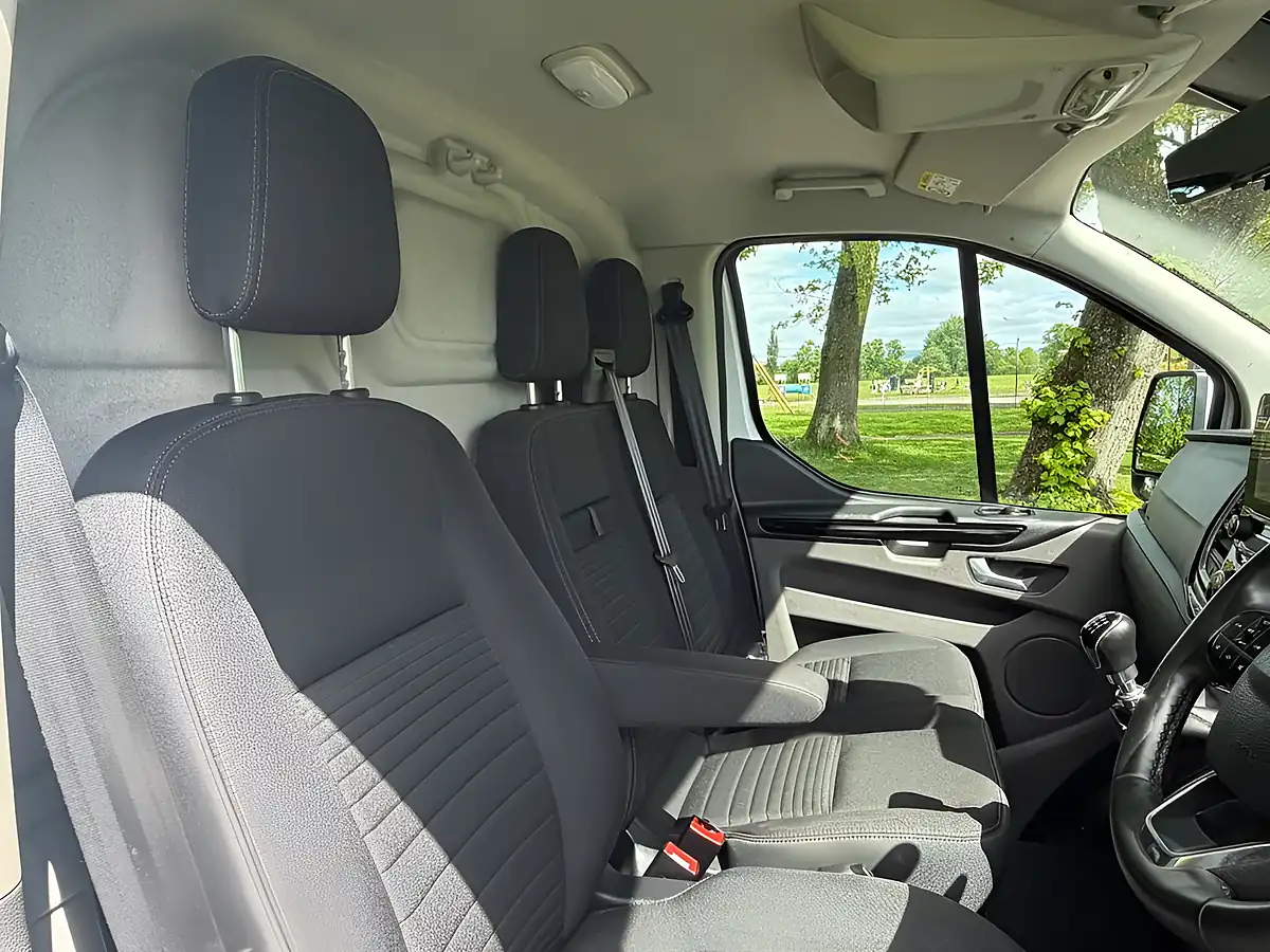 Used 2023 Ford Transit Custom Limited White - Interior and Exterior details 11