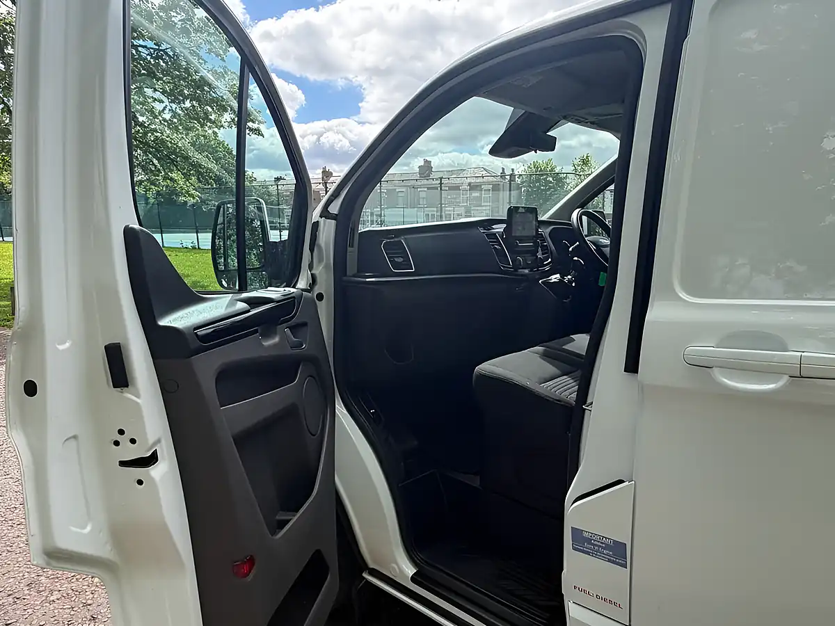 Used 2023 Ford Transit Custom Limited White - Interior and Exterior details 14