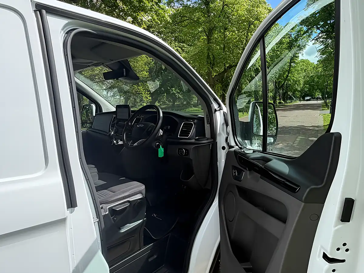 Used 2023 Ford Transit Custom Limited White - Interior and Exterior details 9