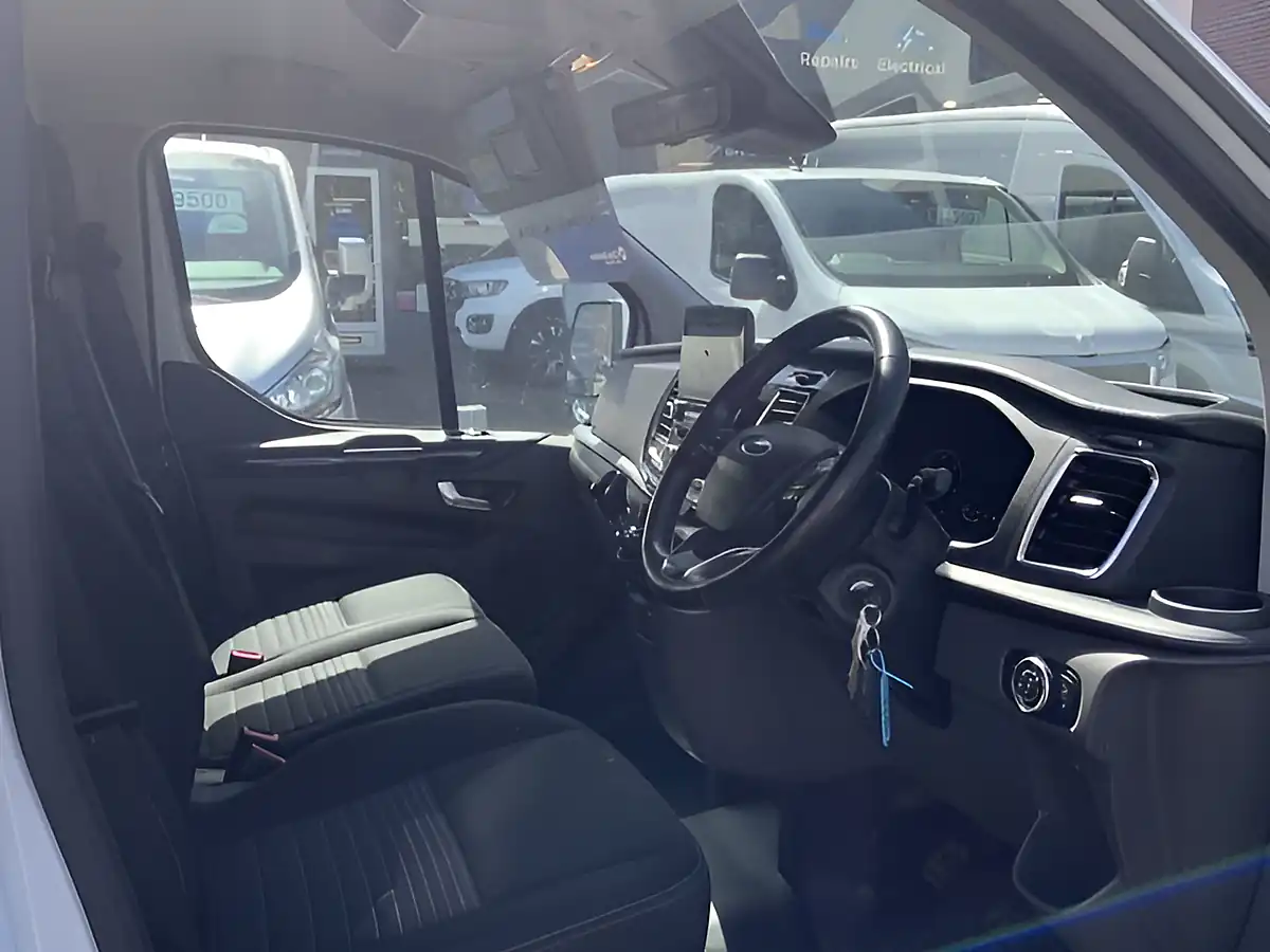 Used 2023 Ford Transit Custom Limited White - Interior and Exterior details 16