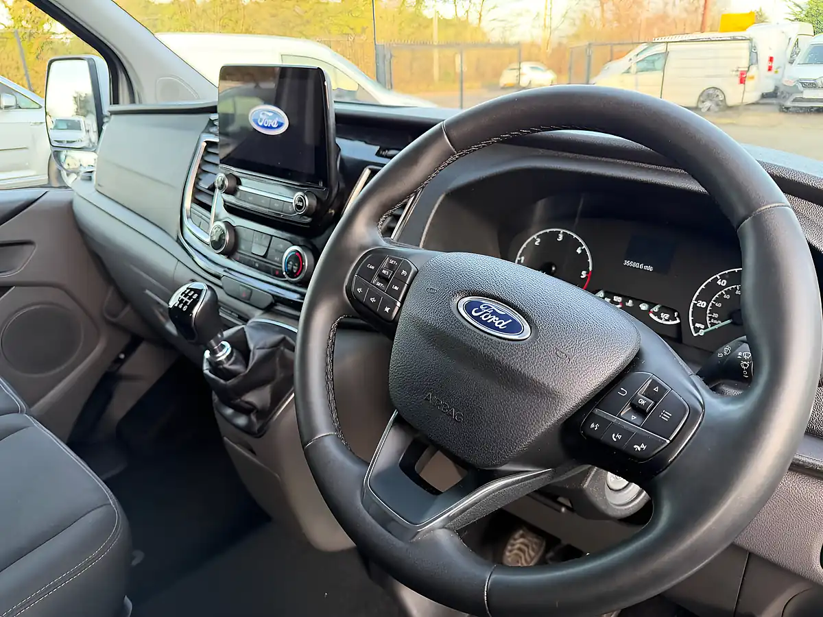 Used 2023 Ford Transit Custom Limited White - Interior and Exterior details 17