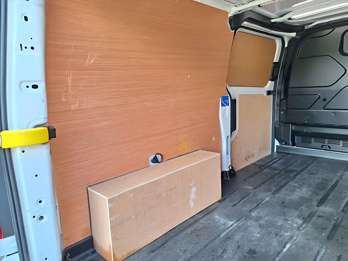 Used 2023 Ford Transit Custom Limited White - Interior and Exterior details 12