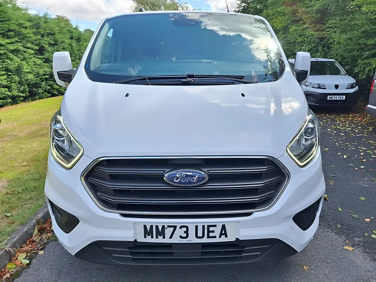Used 2023 Ford Transit Custom Limited White - Interior and Exterior details 3