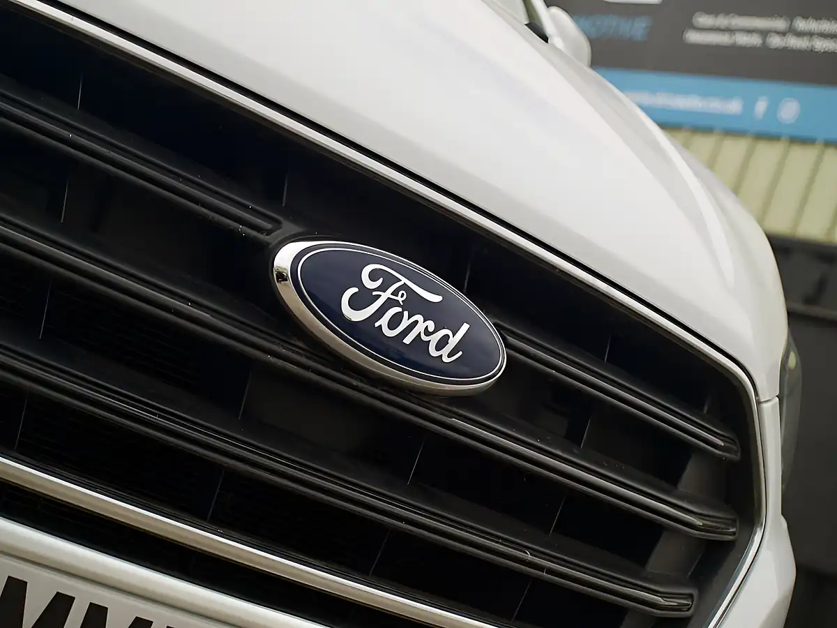 Used 2023 Ford Transit Custom Limited White - Interior and Exterior details 11