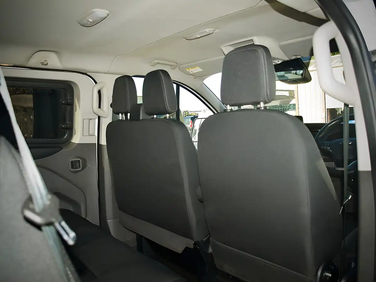 Used 2023 Ford Transit Custom Limited White - Interior and Exterior details 14