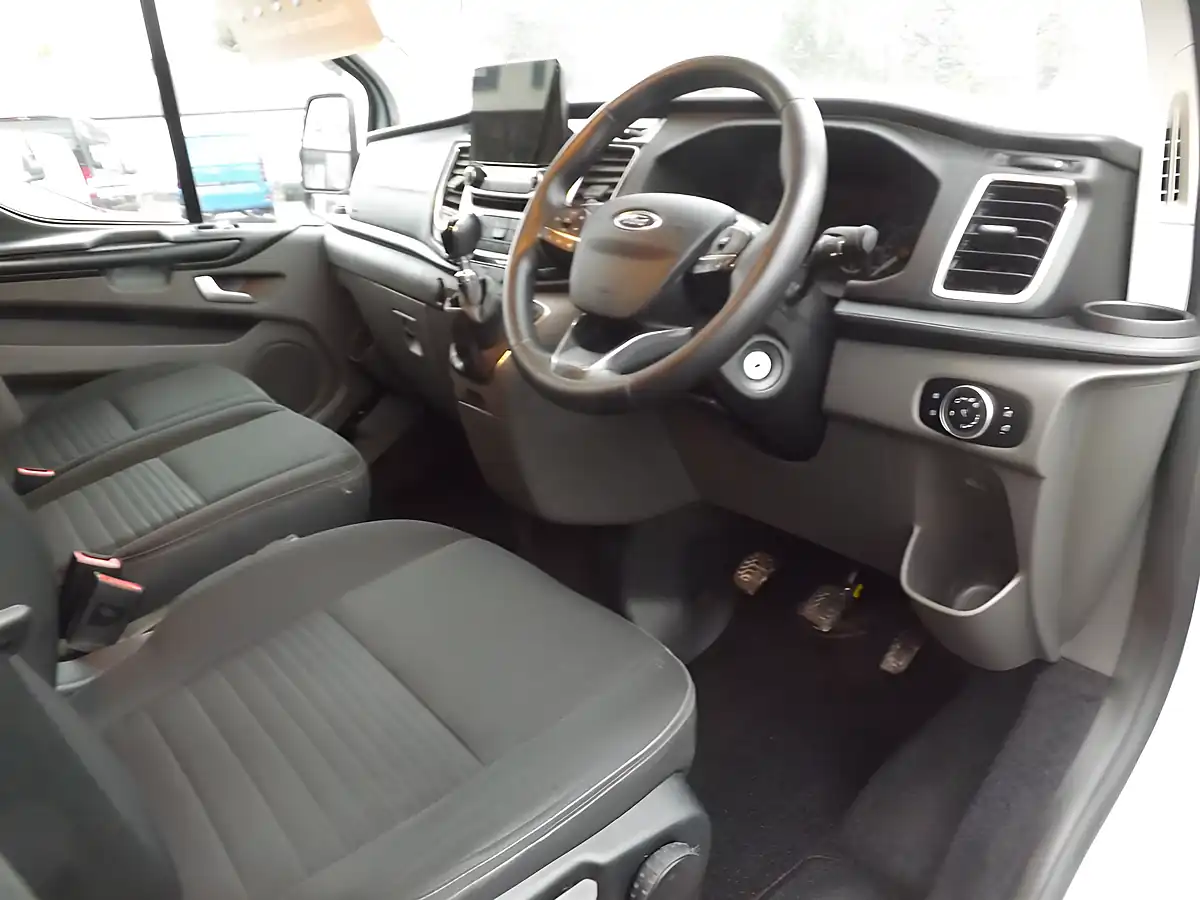 Used 2023 Ford Transit Custom Limited White - Interior and Exterior details 15