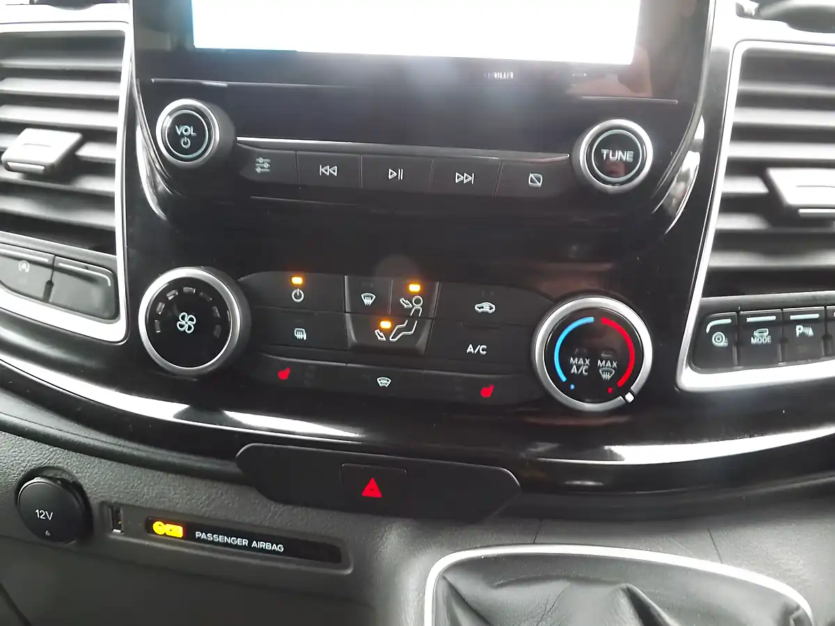 Used 2023 Ford Transit Custom Limited White - Interior and Exterior details 18